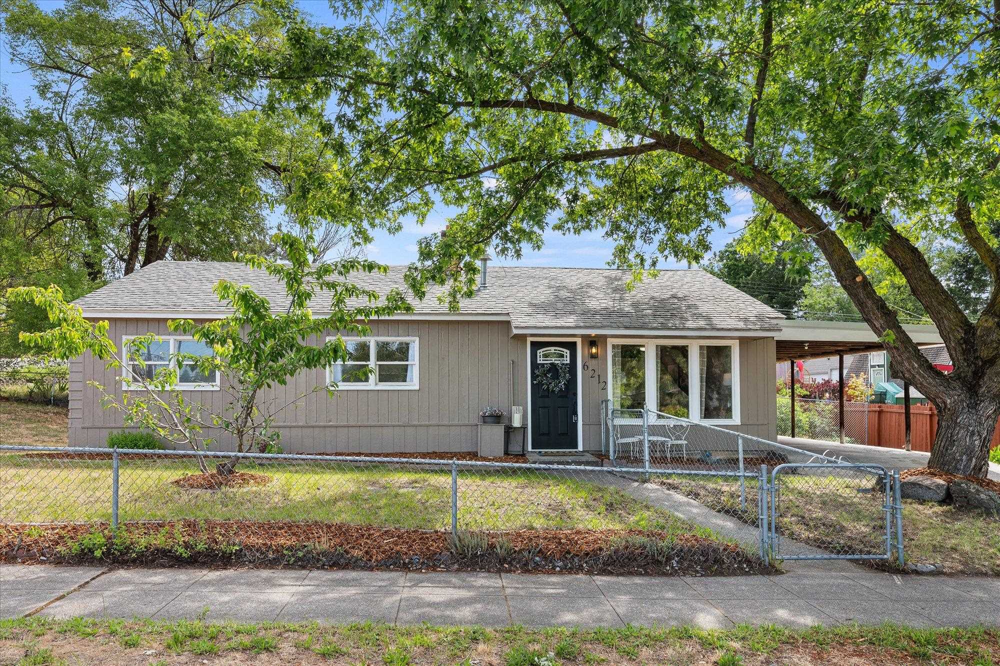 6212 North Assembly Street Spokane, WA 99205 - Photo 1 of 28