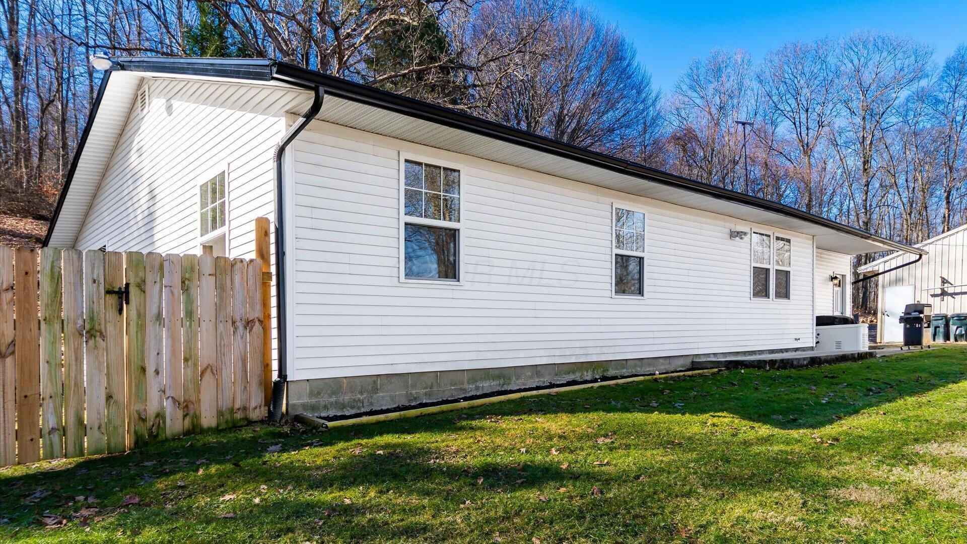 10050 Perryton Road Frazeysburg, OH 43822 - Photo 37 of 47 32-zj 10050 Perryton Rd075-2