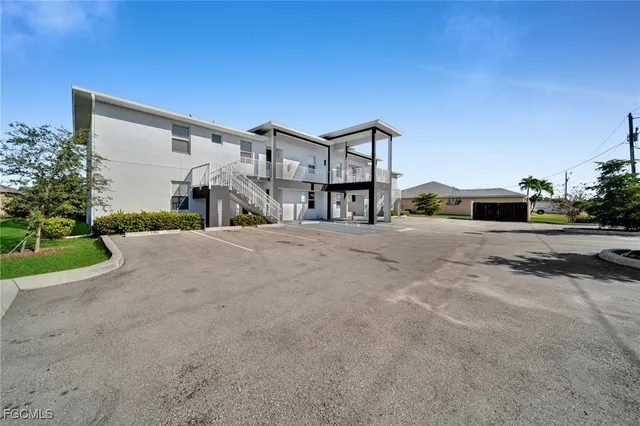 $1,600 | 275 Southwest 4th Street, Unit 120, Cape Coral, FL 33991