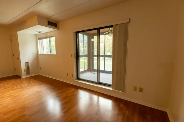 $172,700 | 3320 Louisiana Avenue South, Unit 106, St. Louis Park, MN 55426