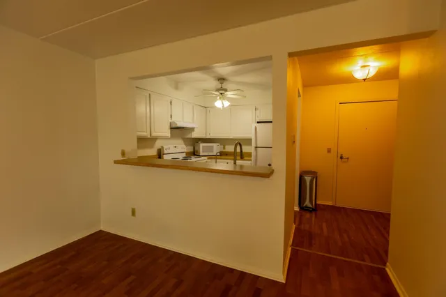 $172,700 | 3320 Louisiana Avenue South, Unit 106, St. Louis Park, MN 55426