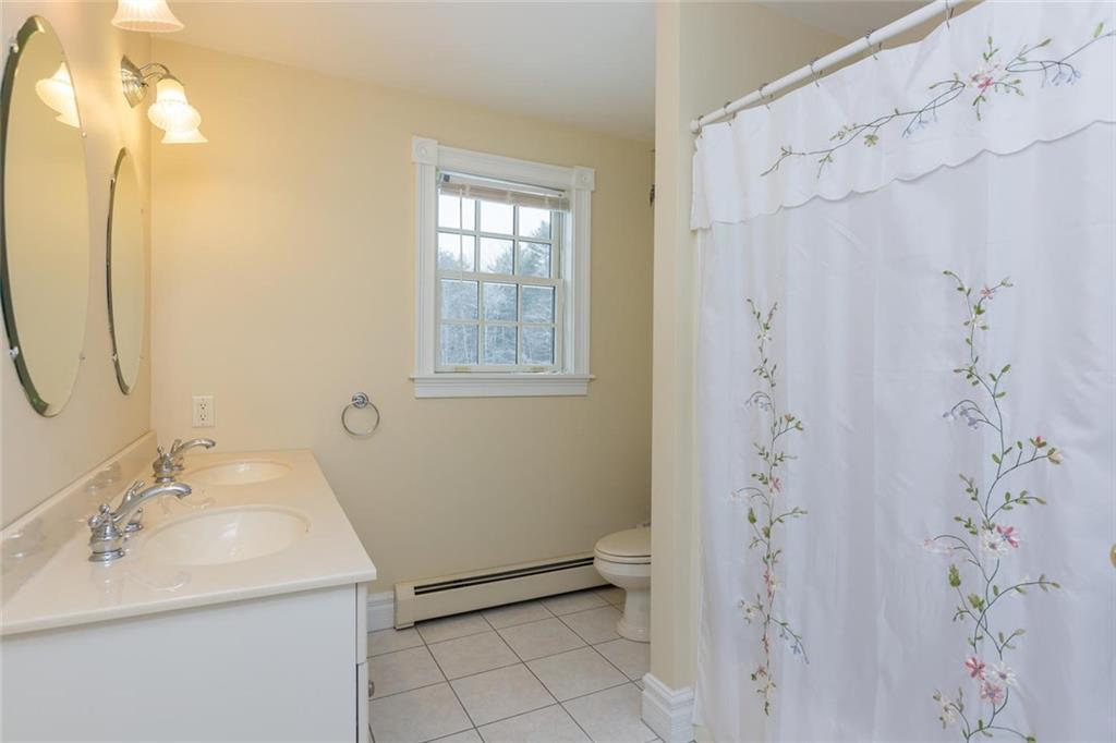 61 Old Field Road Yarmouth, ME 04096 - Photo 26 of 35 A second floor bath with 2 sinks,...