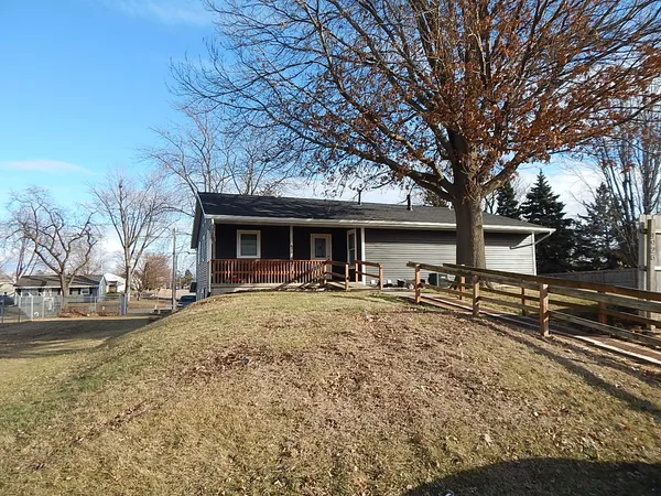 $599,500 | 1926 North Linwood Avenue, Davenport, IA 52804