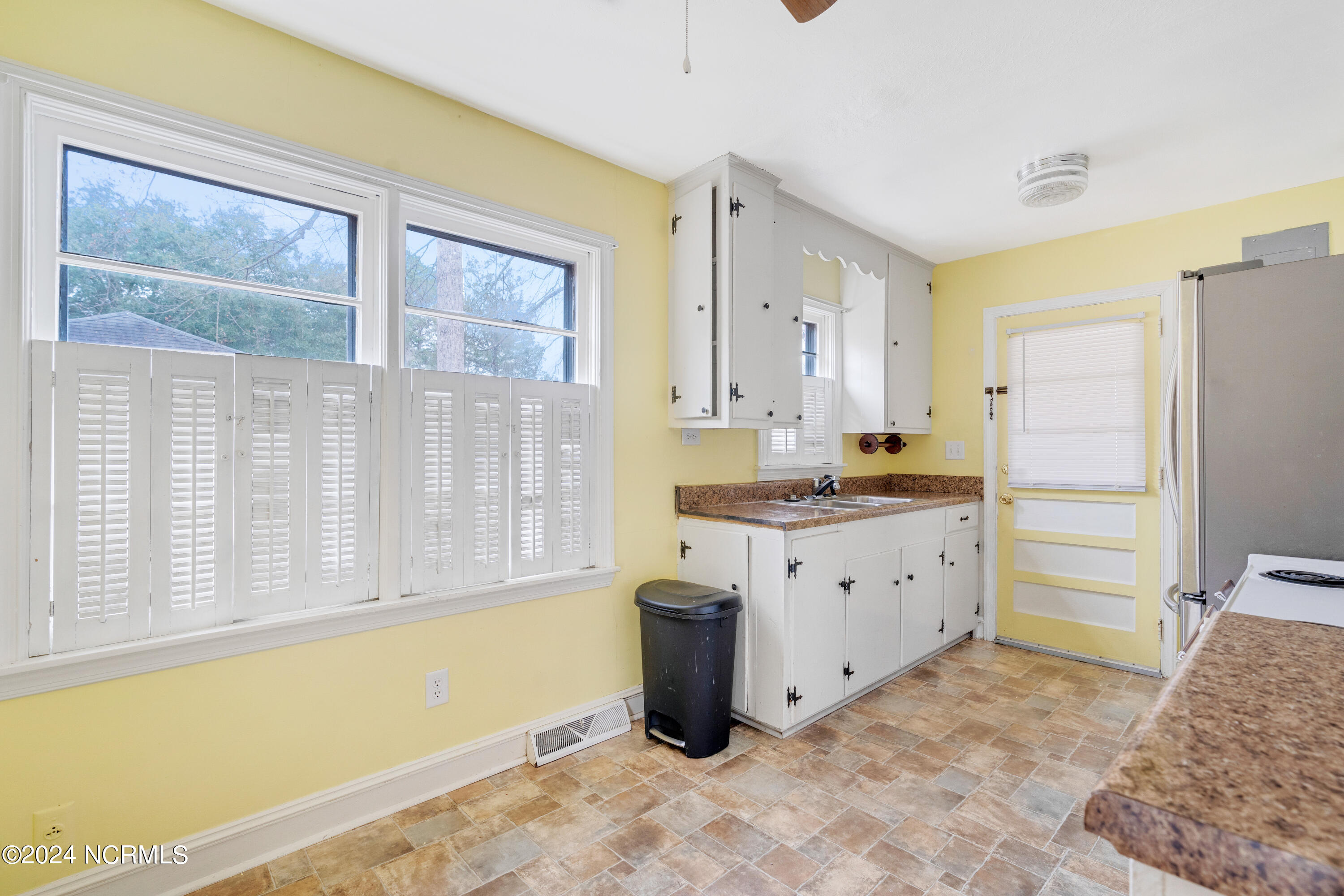 2108 Spring Garden Street Rockingham, NC 28379 - Photo 9 of 21 DSC05471