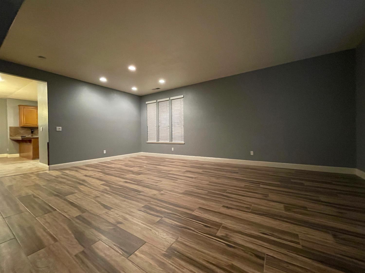 634 Catmint Street Manteca, CA 95337 - Photo 3 of 38