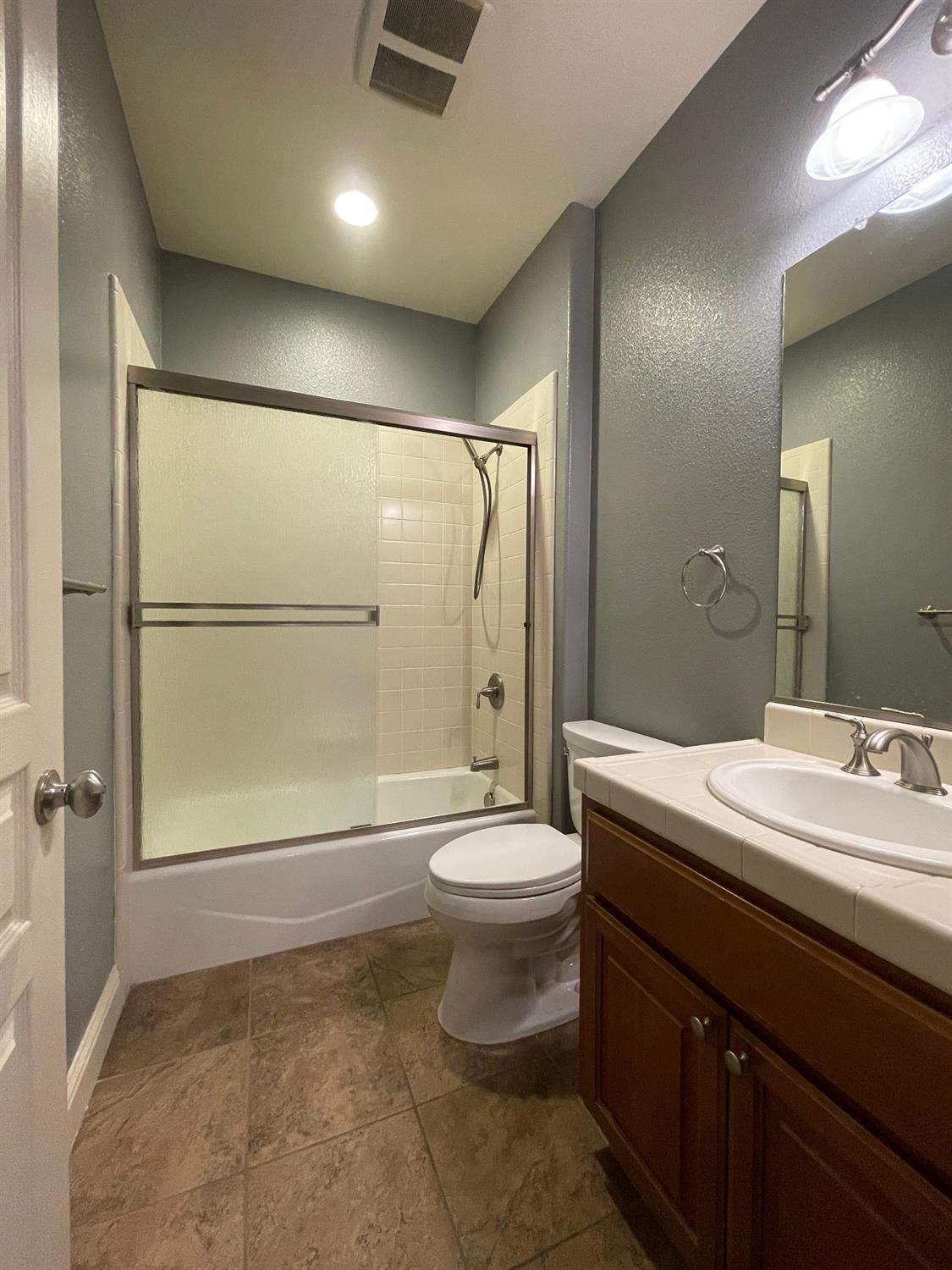 634 Catmint Street Manteca, CA 95337 - Photo 10 of 38