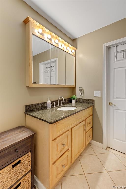 415 Leon Road Walled Lake, MI 48390 - Photo 26 of 48