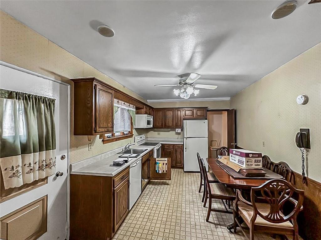 14581 Murrysville Road Trafford, PA 15085 - Photo 4 of 23