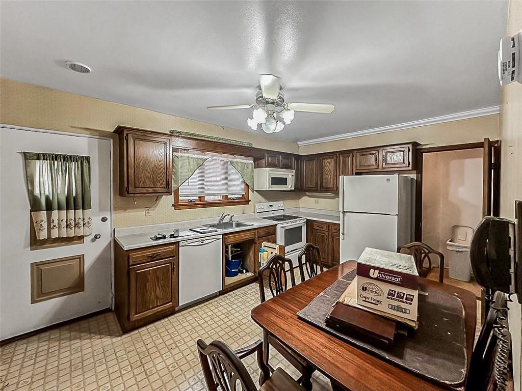 14581 Murrysville Road Trafford, PA 15085 - Photo 5 of 23