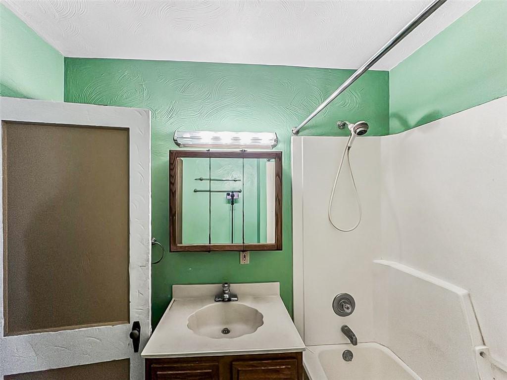 14581 Murrysville Road Trafford, PA 15085 - Photo 8 of 23