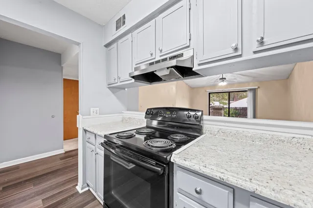 $1,600 | 208 Bartonwood Court, Niceville, FL 32578