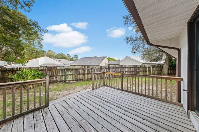 $1,600 | 208 Bartonwood Court, Niceville, FL 32578