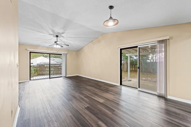 $1,600 | 208 Bartonwood Court, Niceville, FL 32578