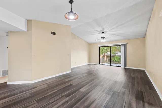 $1,600 | 208 Bartonwood Court, Niceville, FL 32578