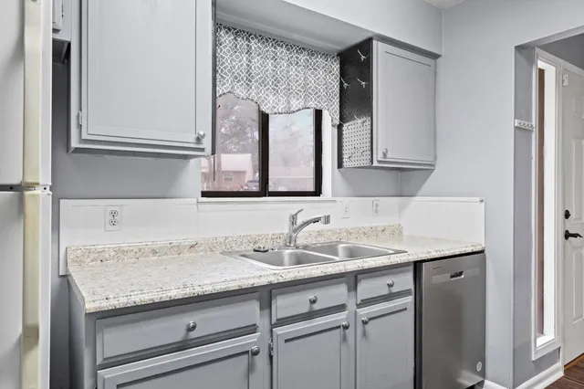 $1,600 | 208 Bartonwood Court, Niceville, FL 32578