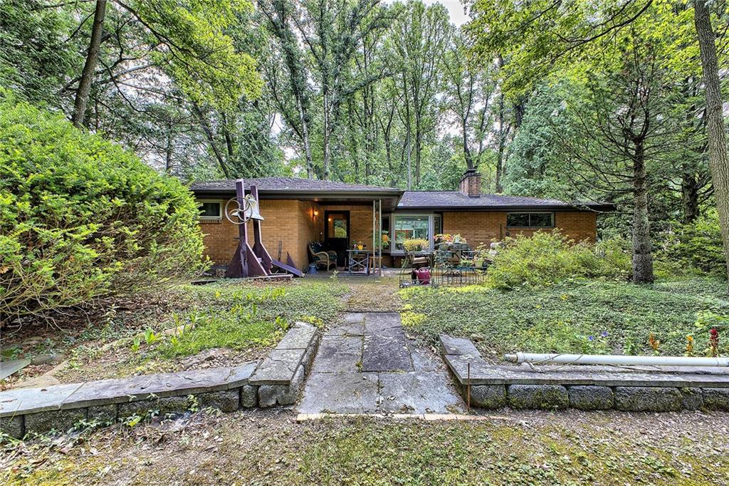1402 Rolling Acres Road Latrobe, PA 15650 - Photo 1 of 25 Gallery Image 1