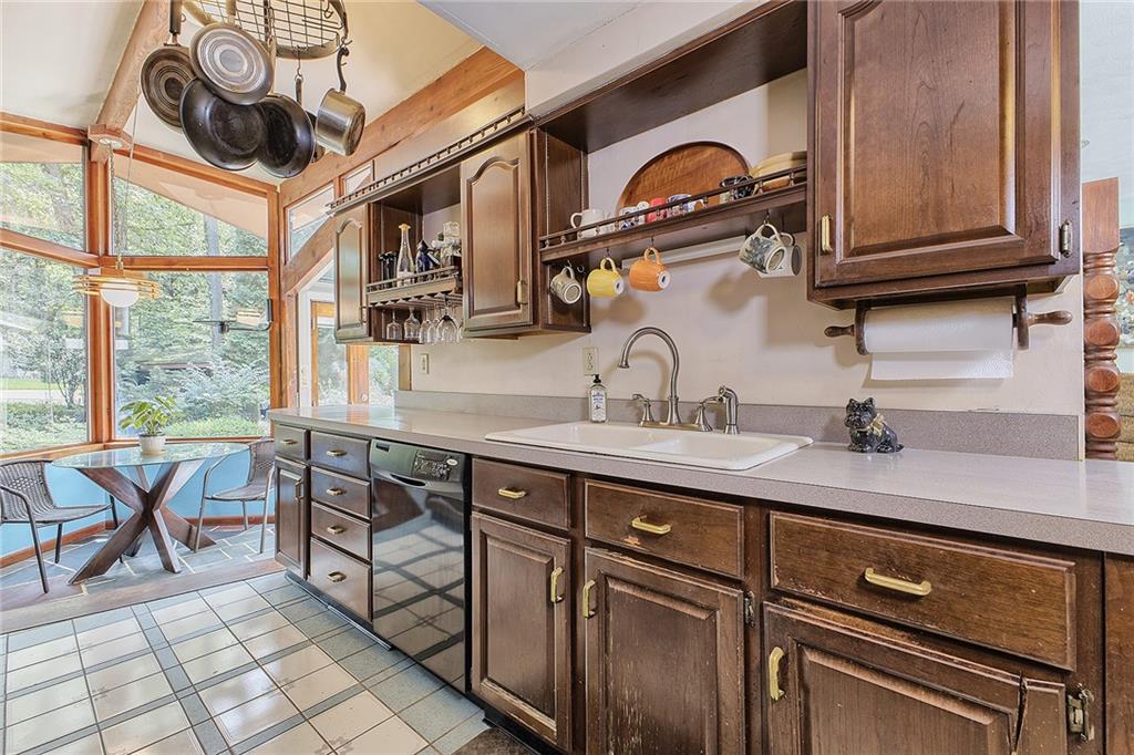 1402 Rolling Acres Road Latrobe, PA 15650 - Photo 10 of 25 Gallery Image 10