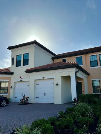 $2,400 | 10027 Crooked Creek Drive, Unit 201, Venice, FL 34293