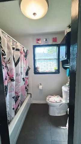 $245,000 | 319 Walnut Avenue, Winnie, TX 77665