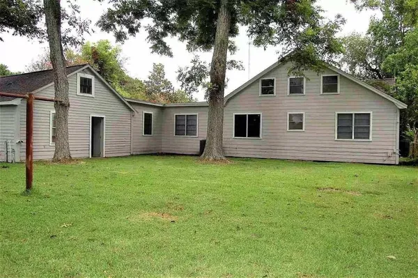 $245,000 | 319 Walnut Avenue, Winnie, TX 77665