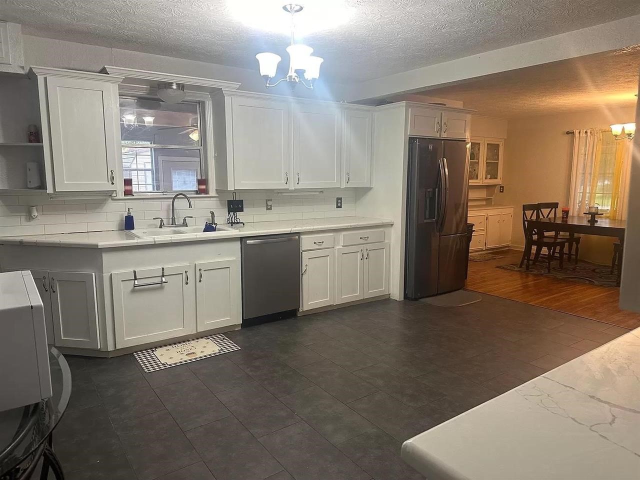 319 Walnut Avenue Winnie, TX 77665 - Photo 5 of 19 kitchen