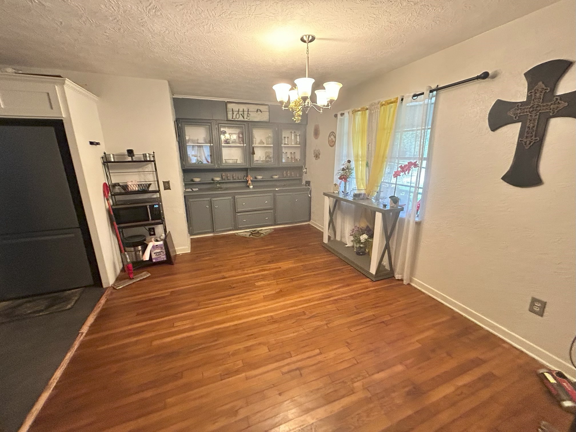 319 Walnut Avenue Winnie, TX 77665 - Photo 6 of 19 Breakfast room