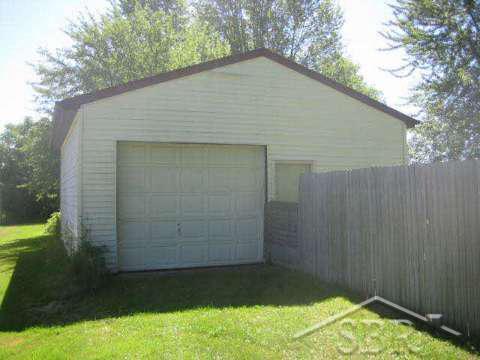 3085 South Airport Road Bridgeport, MI 48722 - Photo 3 of 6 20035110-2.JPG