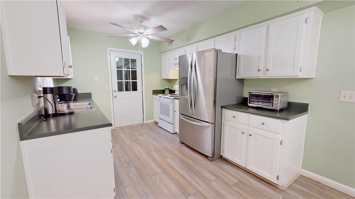 127 Easy Street Brunswick, GA 31525 - Photo 12 of 38