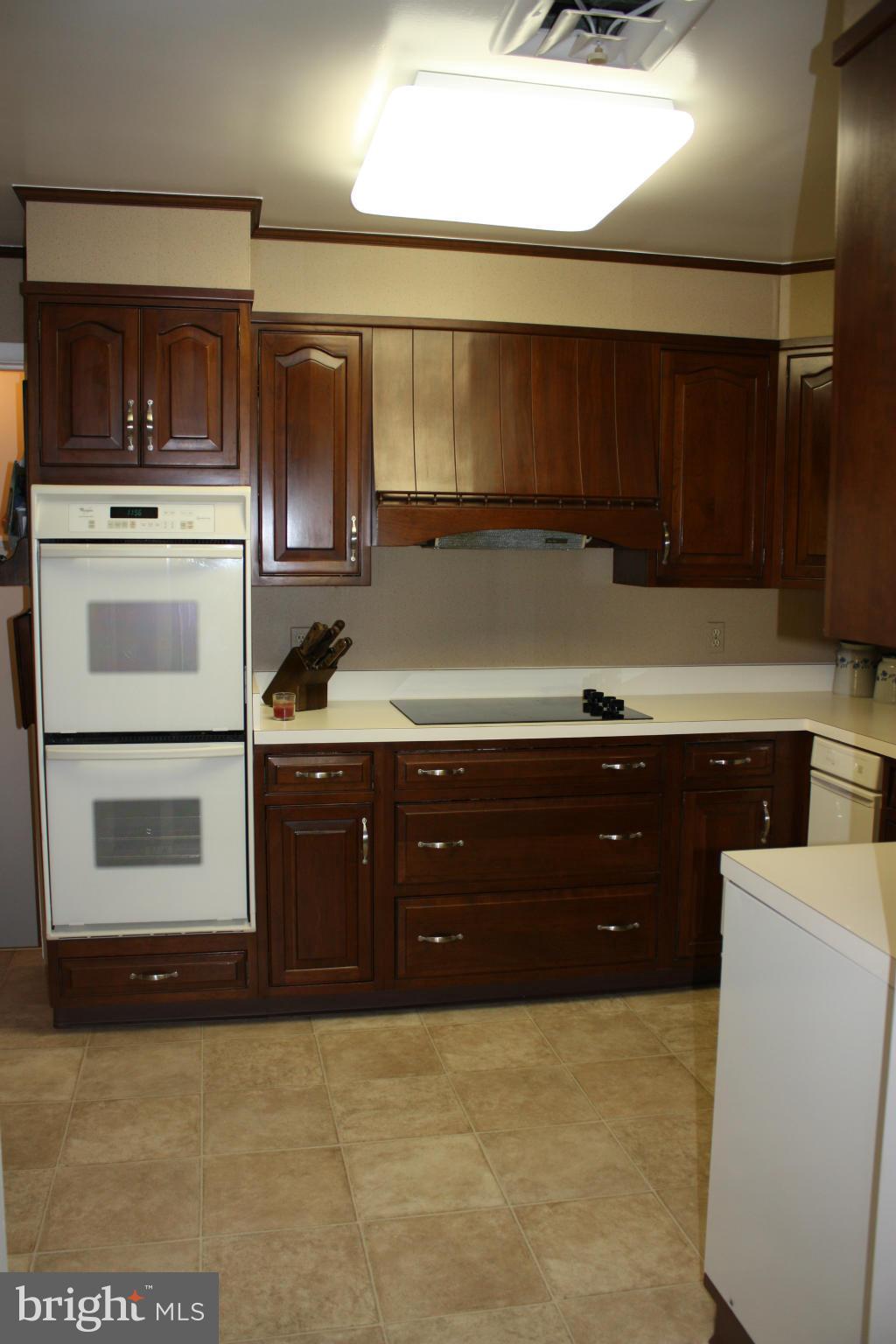 912 Rappaix Court Baltimore, MD 21286 - Photo 9 of 30 Kitchen