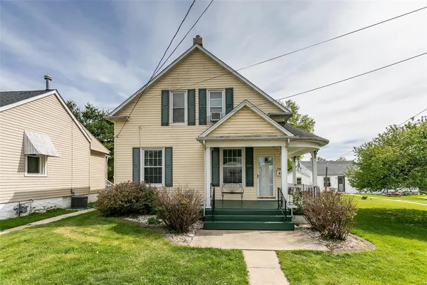 $151,500 | 114 East Iowa Street, Trenton, IL 62293