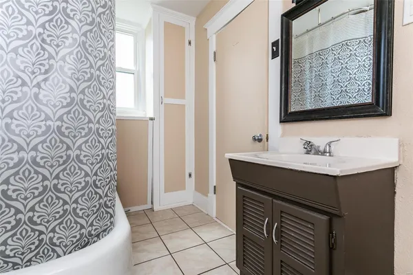 $151,500 | 114 East Iowa Street, Trenton, IL 62293