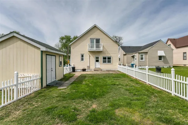 $151,500 | 114 East Iowa Street, Trenton, IL 62293