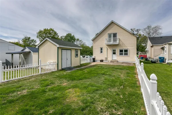 $151,500 | 114 East Iowa Street, Trenton, IL 62293