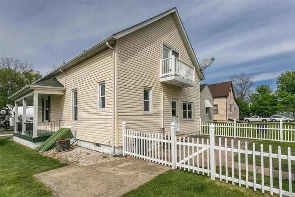 $151,500 | 114 East Iowa Street, Trenton, IL 62293