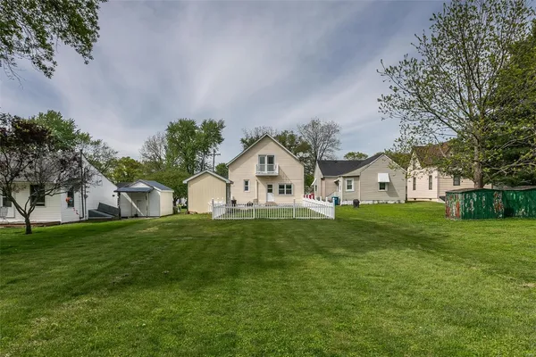 $151,500 | 114 East Iowa Street, Trenton, IL 62293