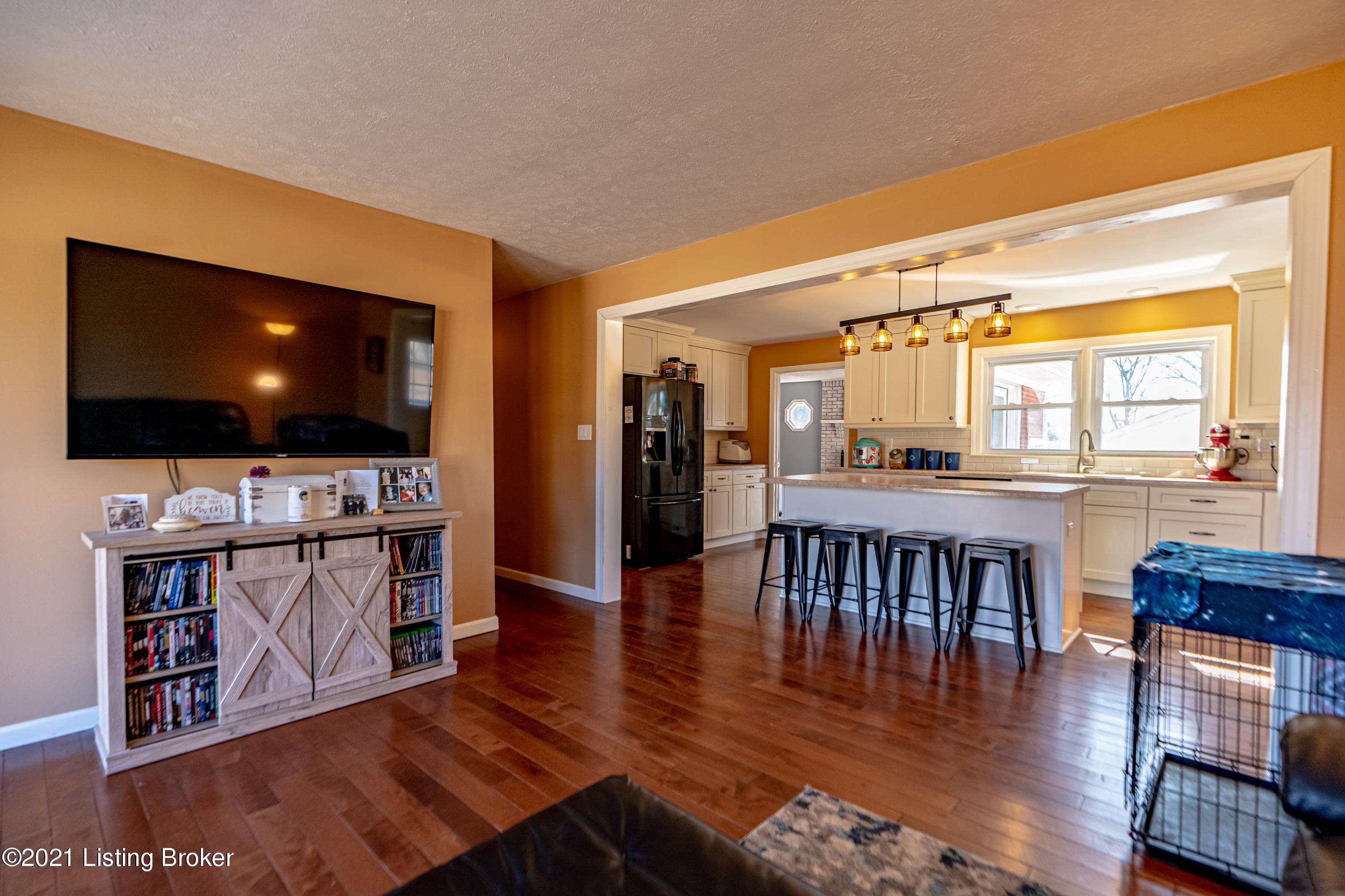 3777 Flatlick Road Mount Washington, KY 40047 - Photo 20 of 61 Living Room View into the kitchen