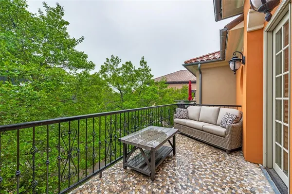 $799,000 | 96 Casa Lane, Unit 210, Colleyville, TX 76034