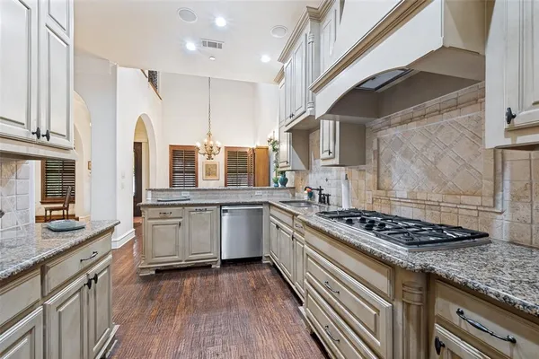 $799,000 | 96 Casa Lane, Unit 210, Colleyville, TX 76034