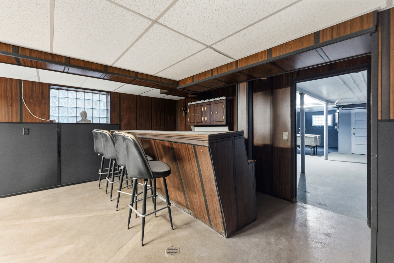8344 South Marshfield Avenue Chicago, IL 60620 - Photo 24 of 35 a view of a dining area with furniture