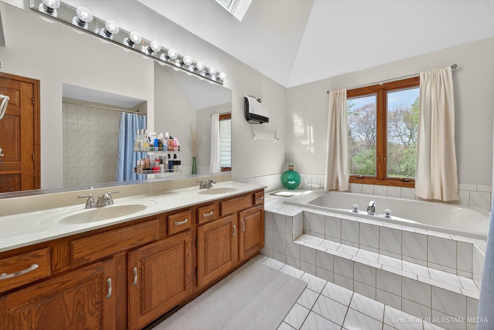 676 Old Westbury Road Crystal Lake, IL 60012 - Photo 37 of 67 Gallery Image 37