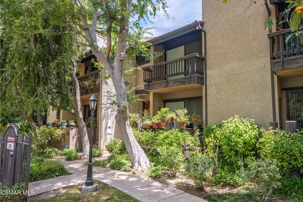 $4,250 | 21901 Burbank Boulevard, Unit 199, Woodland Hills, CA 91367