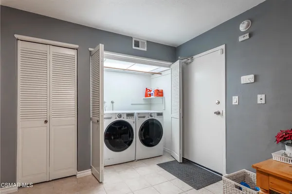 $4,250 | 21901 Burbank Boulevard, Unit 199, Woodland Hills, CA 91367