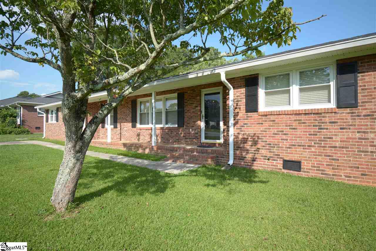 311 Garrett Street Mauldin, SC 29662 - Photo 3 of 36 Gallery Image 3