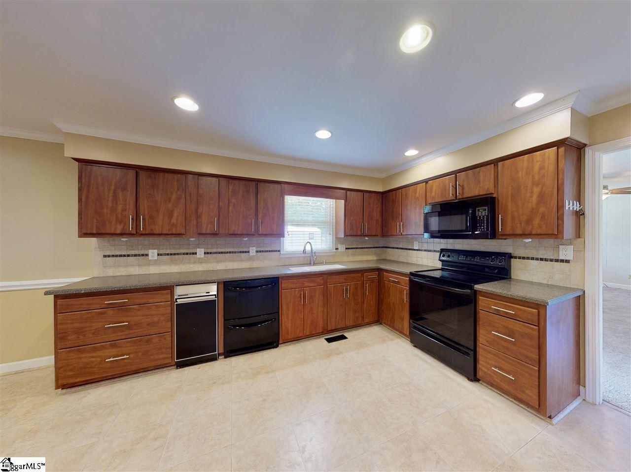311 Garrett Street Mauldin, SC 29662 - Photo 10 of 36 Gallery Image 10
