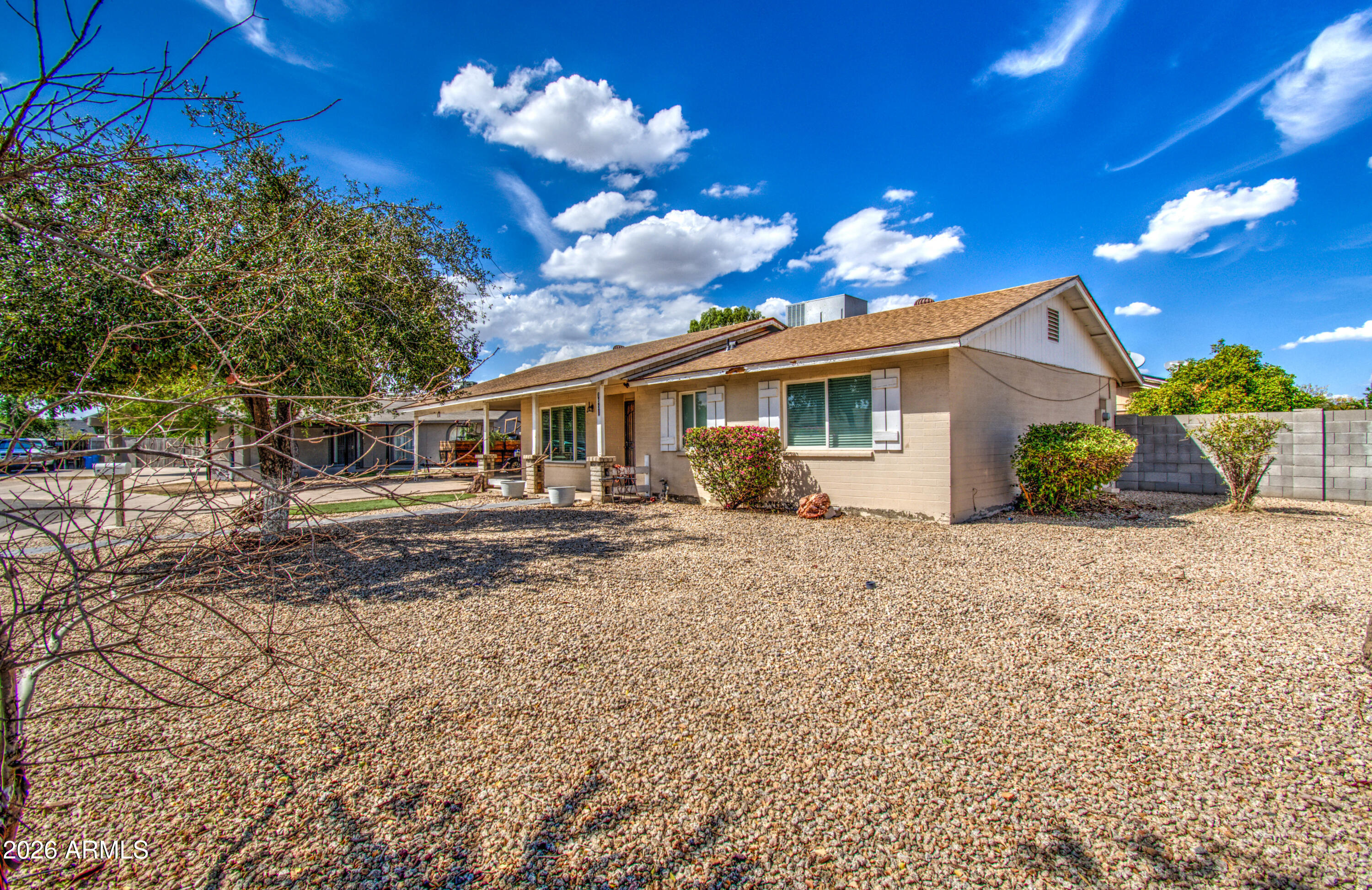 7530 West Roma Avenue Phoenix, AZ 85033 - Photo 5 of 40 Front 5