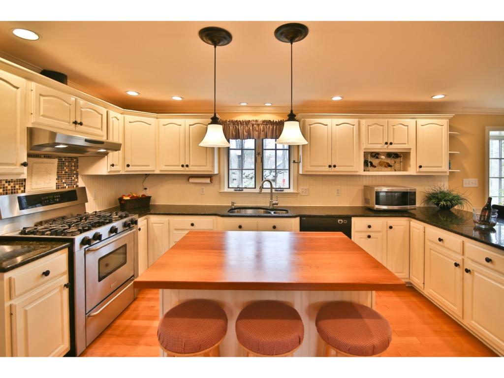 228 Post Road North Hampton, NH 03862 - Photo 3 of 36