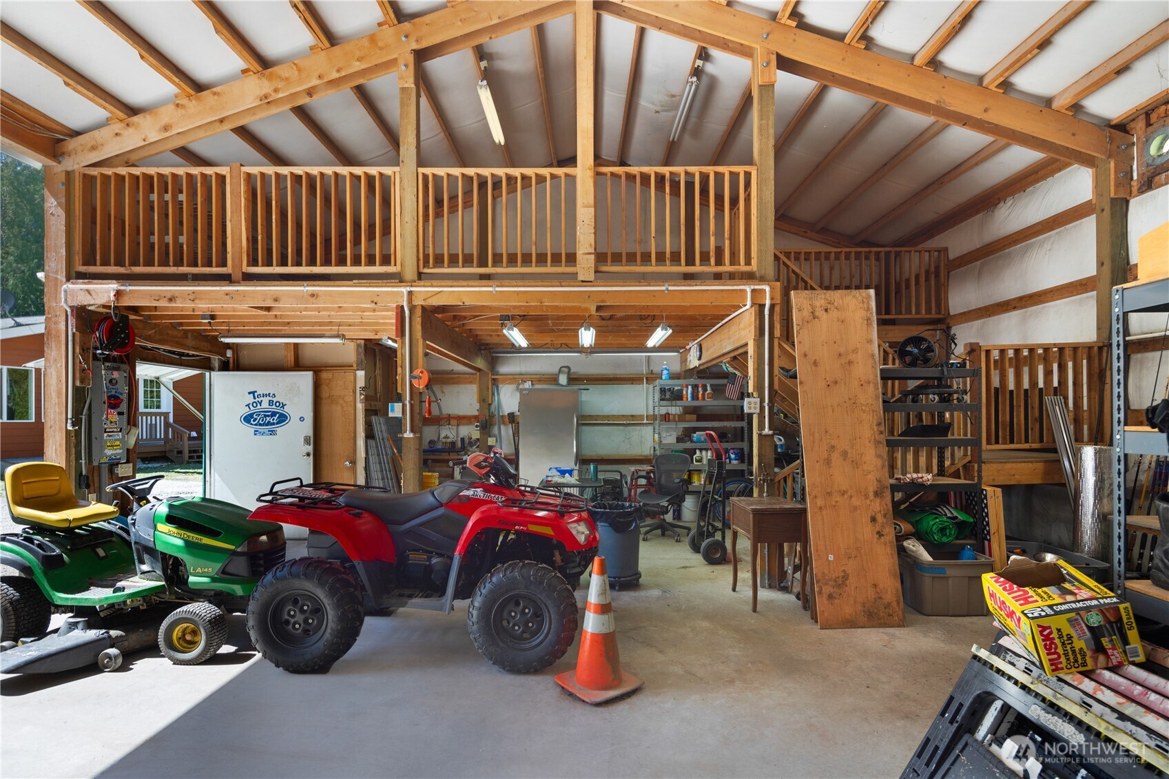 408 South Saylor Road Camano Island, WA 98282 - Photo 26 of 38 a view of a car garage