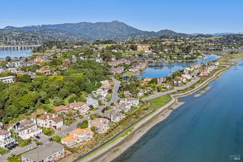 $4,195,000 | 17 Heron Drive, Mill Valley, CA 94941