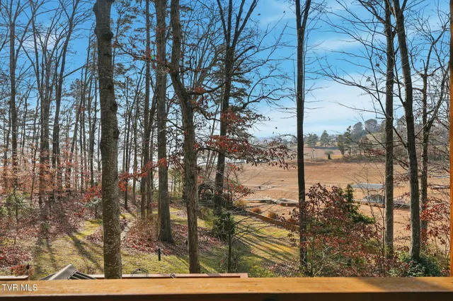 $949,900 | 1804 Cherokee Drive, Bean Station, TN 37708