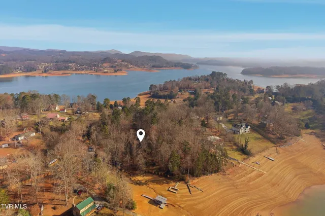 $949,900 | 1804 Cherokee Drive, Bean Station, TN 37708